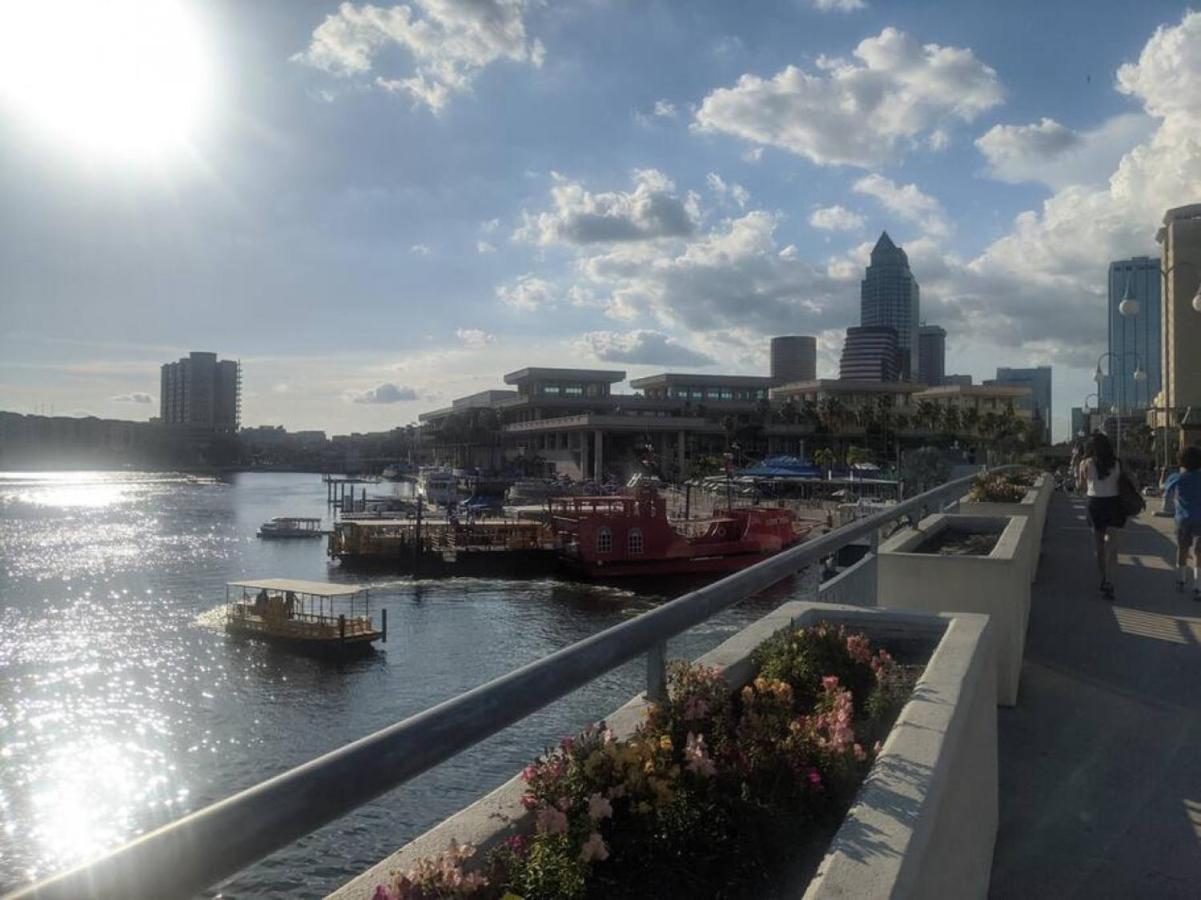 Bay Views From Your Balcony Beach Resort Tampa Exterior foto